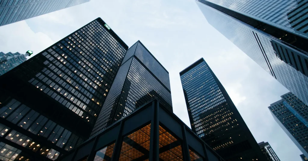 Amélioration de la sécurité d’entreprise : Caractéristiques clés des plateformes efficaces de gestion de la main-d’œuvre en sécurité d’entreprise